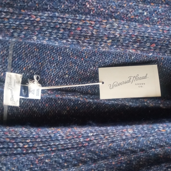 Universal Thread Shrug Sweater - Picture 3 of 11